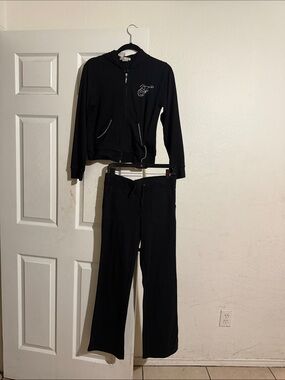 Women’s Black Hoodie & Wide-Leg Sweatpants Set